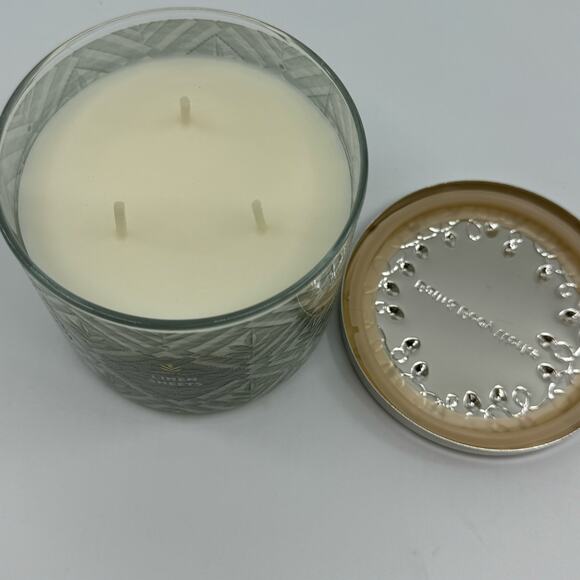 Bath & Body Works NEW Linen Sheets 3-wick candle White Barn - Picture 2 of 4